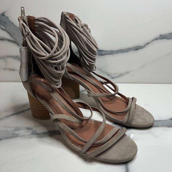 JEFFREY CAMPBELL NWOB Despina Taupe Ankle Wrap Tassel Sandal Women’s Size 8.5 - Picture 2 of 9
